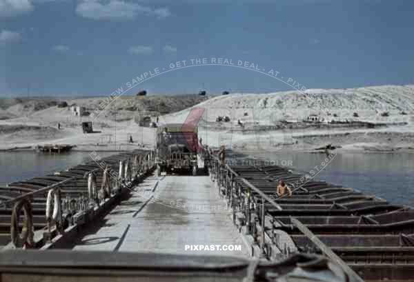 Advance to Stalingrad over a makeshift bridge over the river Don, Russia 1942