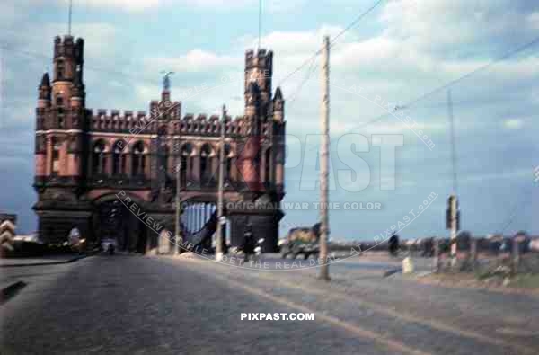 American troops enter Hamburg Germany 1945. Battle of Hamburg. Neue ElbbrÃ¼cke.