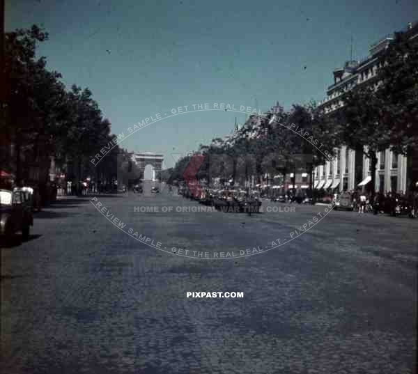 Arc de Triomphe paris france 1940 german occupation soldiers wehrmacht military