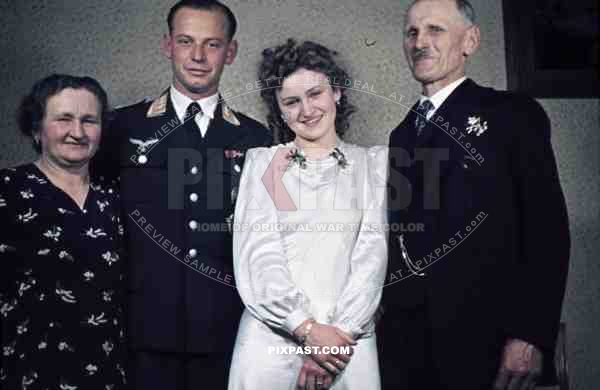 Austrian Air force Pilot officer Luftwaffe Vienna Wien Austria medals uniform wedding family kissing 1941 Smeschkal