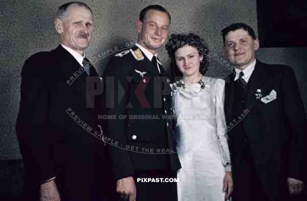 Austrian Air force Pilot officer Luftwaffe Vienna Wien Austria medals uniform wedding family kissing 1941 Smeschkal