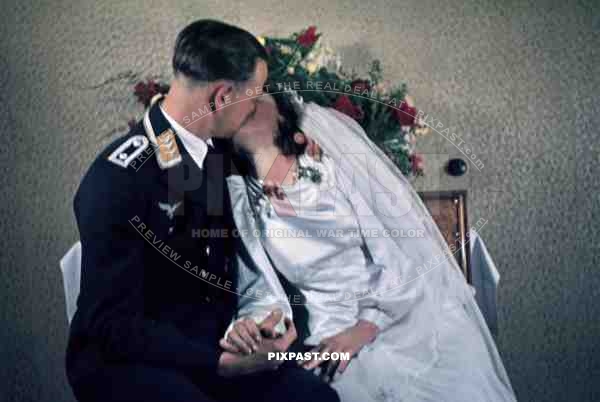 Austrian Air force Pilot officer Luftwaffe Vienna Wien Austria medals uniform wedding family kissing 1941 Smeschkal