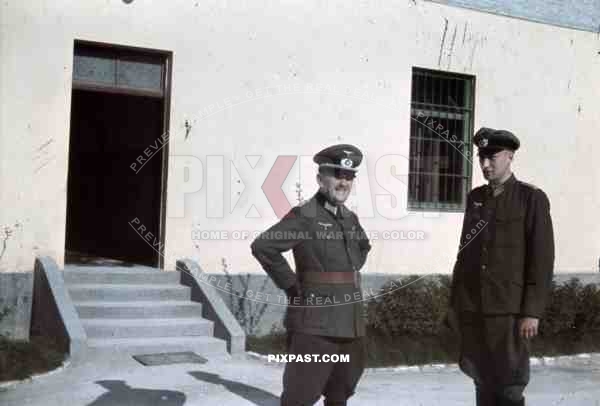 Austrian officers, 4th Mountain Division Enzian, Gebirgs-Artillerie-Regiment 94, Lohengrin Kaserne Innsbruck, 1940,