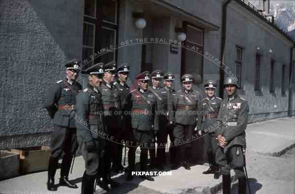 Austrian officers, 4th Mountain Division Enzian, Gebirgs-Artillerie-Regiment 94, Lohengrin Kaserne Innsbruck, 1940,