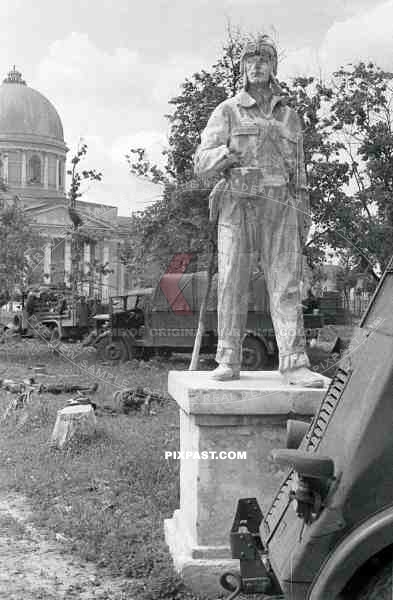 BW Russia Soviet Russian tank soldier statue monument captured french truck notek