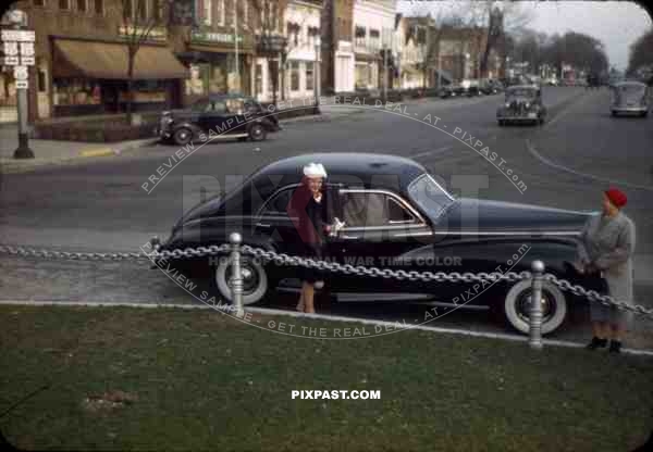 Car, 1942 Intersection Front Street, Louisiana Ave, Perrysburg Ohio, Commodore Perry Memorial.