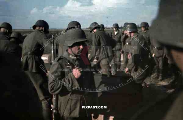 German army funeral with coffin, Bryansk 1942, Guard with helmet and kar98 rifle, 10th Motorised infantry division.