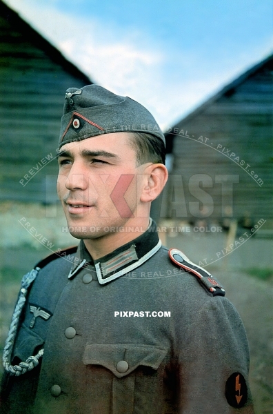 German artillery Wehrmacht soldier from artillery regiment 84 with Badge of Marksmanship and Radio Funker Badge