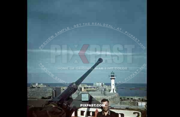 German Luftwaffe flak officer of the Leichte Flak Abteilung 99 (mot) in Fort de l