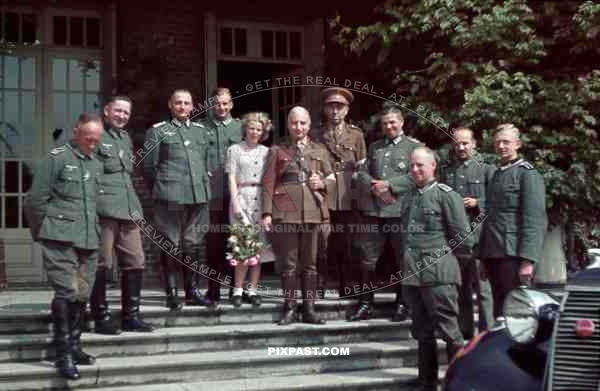 German officers with dutch officers Holland 1940 staff car