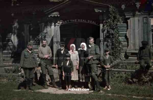 German soldiers infantry with russian farming family, 10th Motorised infantry division repair werkstatt Bryansk 1941