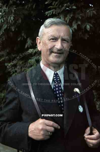 grandad portrait badge on jacket summer Thuringen Germany 1940 summer badge