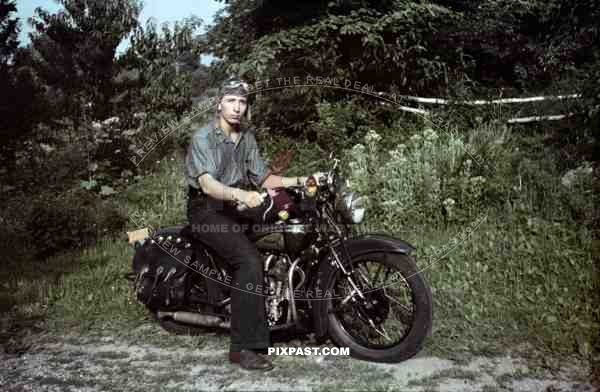 indian motorcycle, USA, 1945, Returning american soldier. Hat, bike goggles, rebel, Leather Motorcycle Saddle Bags,