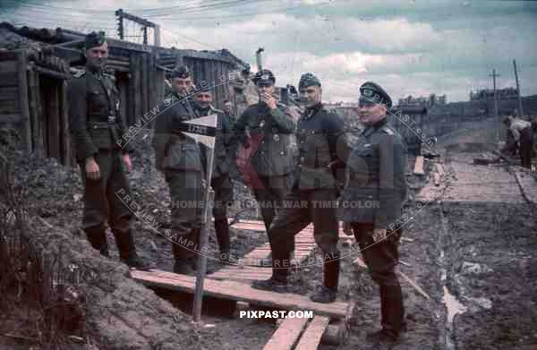 Infantry Division 322 wehrmacht waffen ss officers bunker russian front winter 1943