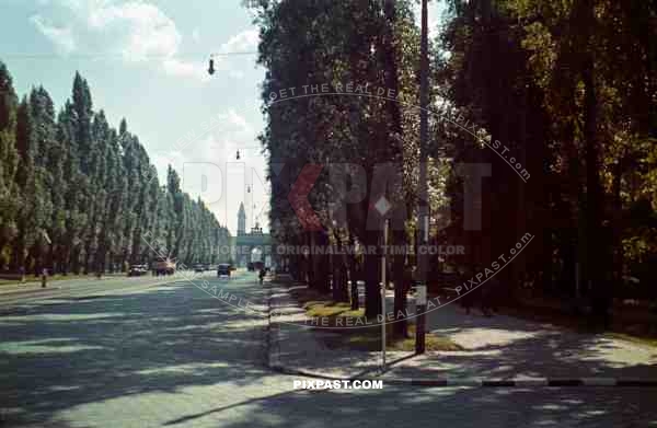 Leopoldstrasse, directon Siegestor, Munich Germany 1937