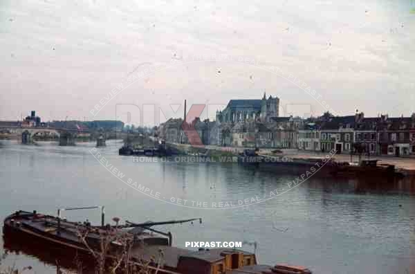 Montereau-Fault-Yonne, France 1940