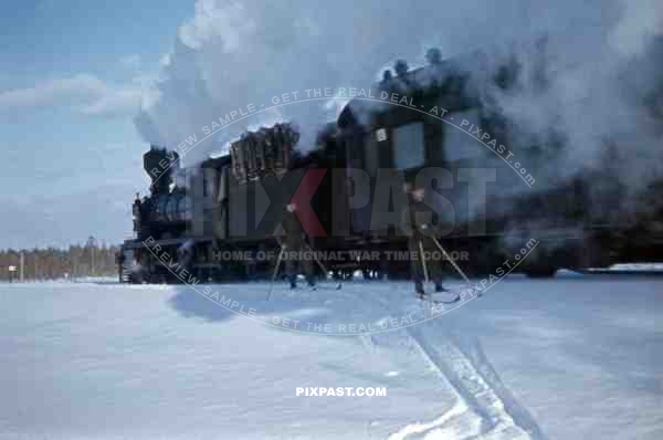 mountain troops (Gebirgsjaeger) in front of a train in Finland, January 1944