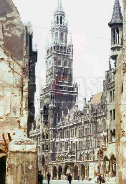 Munich Germany 1947. New Town Hall. Neue Rathaus. Marienplatz.
