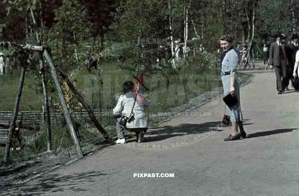 Munich, Zoo, Germany, 1939, Taking wildlife photo with camera.