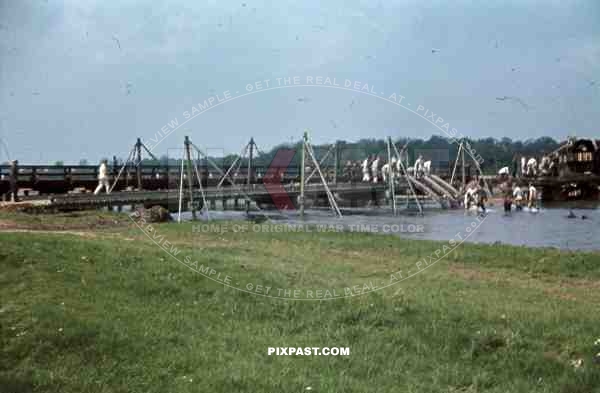 Pioneer war bridge france 1940 white uniforms