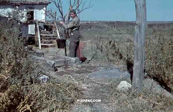 PKW Horch 901, Medium car, Don, Tschir, 1942, 22nd Panzer Division, Panzer-AufklÃ¤rungs-Abteilung 22, Fetching Water. well