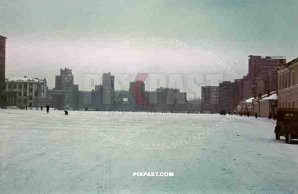 Red Square, Dzerzhinsky Square, Kharkov, Kharkiv, 1941, 94. Infantry Division, Swords, Meissen, Signal corp, Radio, Funk,