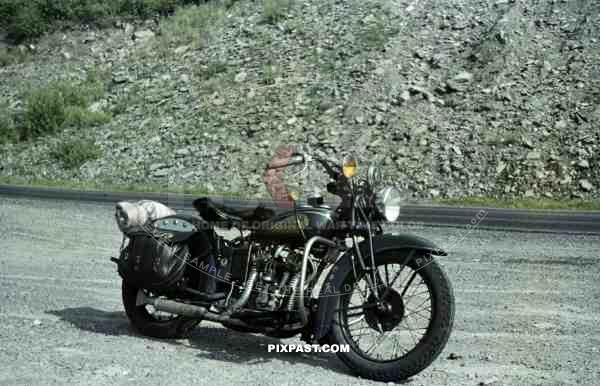 returning american soldier´s indian motorcycle, USA, 1945