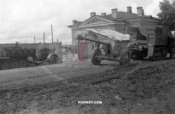 Russian front 1942, Austrian unit, Captured french  Unic P107 BU Halftrack, Pak 40 cannon, Light Halftrack Sd. Kfz. 10,  