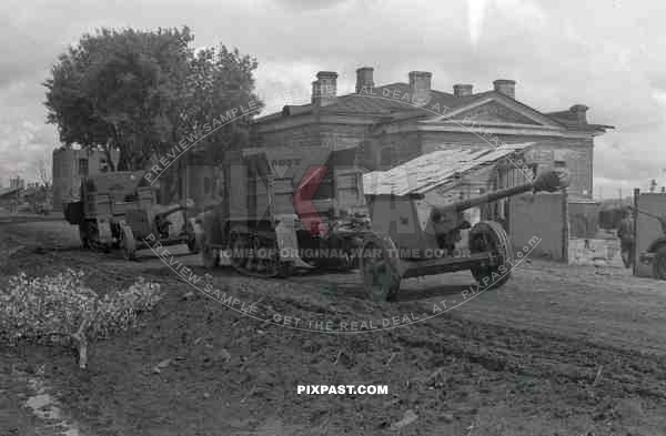 Russian front 1942, Austrian unit, Captured french  Unic P107 BU Halftrack, Pak 40 cannon, Light Halftrack Sd. Kfz. 10, 