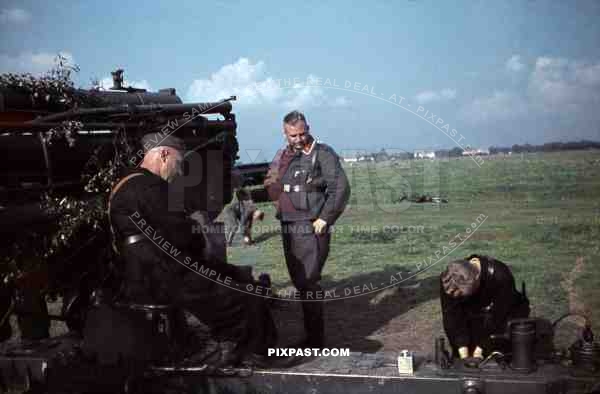 schwere Flak-Abteilung 390, 88mm flak, Luftgau XVII,Bremen-Vegesack, 1943, 8. Flak-Division, Luftwaffe mechanic.