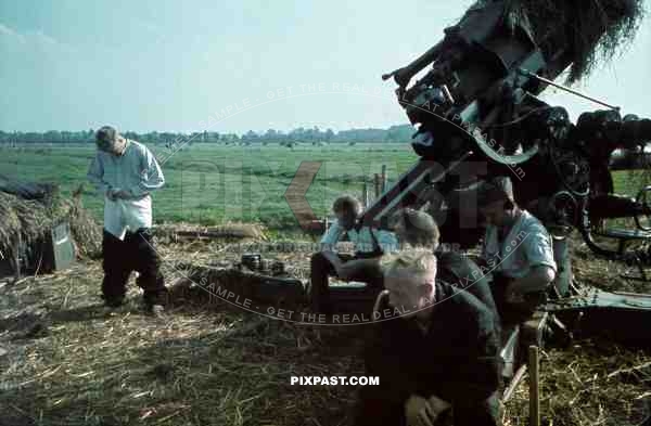 schwere Flak-Abteilung 390, 88mm flak, Luftgau XVII,Bremen-Vegesack, 1943, 8. Flak-Division, Luftwaffe men resting.