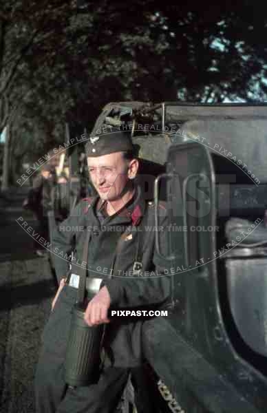 schwere Flak-Abteilung 390, 88mm flak, Luftgau XVII,Bremen-Vegesack, 1943, 8. Flak-Division, Luftwaffe with halftrack.