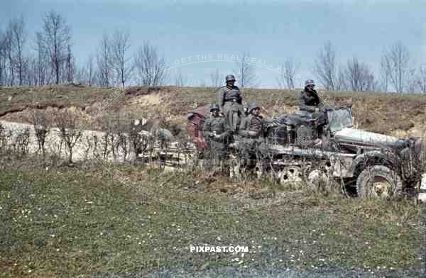 SdKfz 10 On the way to Bohushivka, Ukraine 1941