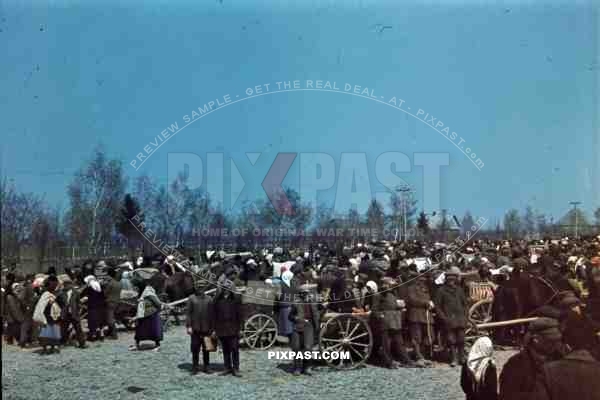 spring market in Turobin, Poland 1941