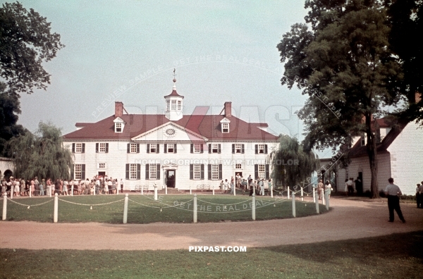 Tourists visiting George Washington historical Mount Vernon private Home. Mount Vernon, VA 22121. USA America 1945