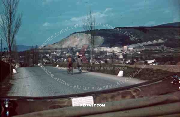 two french women bikes southers france from wehrmacht car 1940