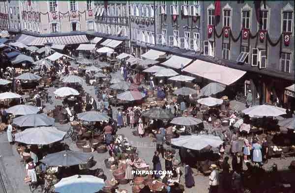 UniversitÃ¤tsplatz / GrÃ¼nmarkt in Salzburg, Austria