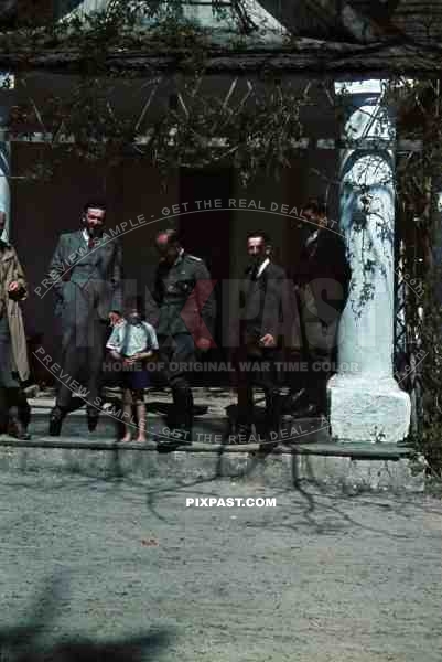 wehrmacht doctor with russian family